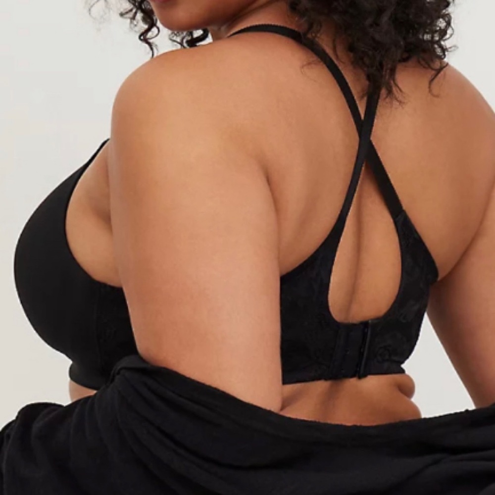🆕 Black Lightly Lined Wire Free Racerback Bra 40 42 DD NWT Torrid New!